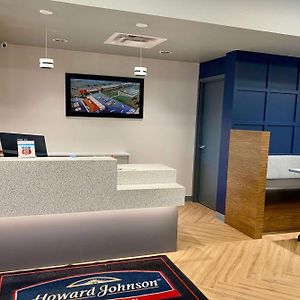 Howard Johnson By Wyndham Winnipeg West